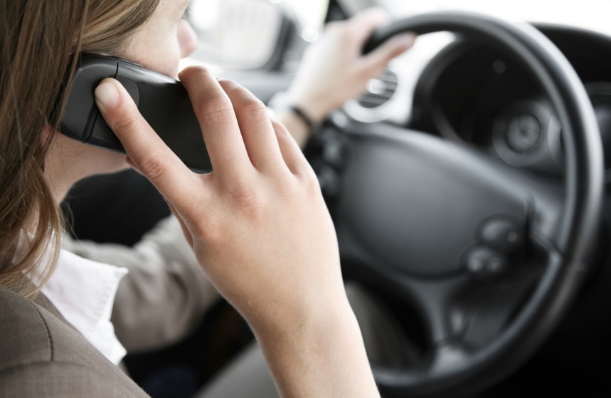 driver distracted while talking on cellphone